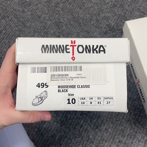 Minnetonka Women’s Moosehide Classic Moccasins (2926) - Picture 8 of 8